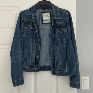 Women’s Abercrombie denim jacket great condition size small